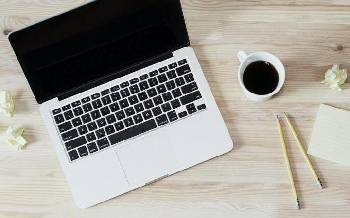 Zelf webteksten schrijven of uitbesteden